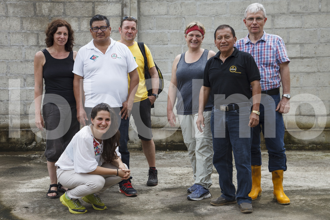Mitglieder der "Make Fruit Fair!"-Pressereise nach Ecuador zu UROCAL